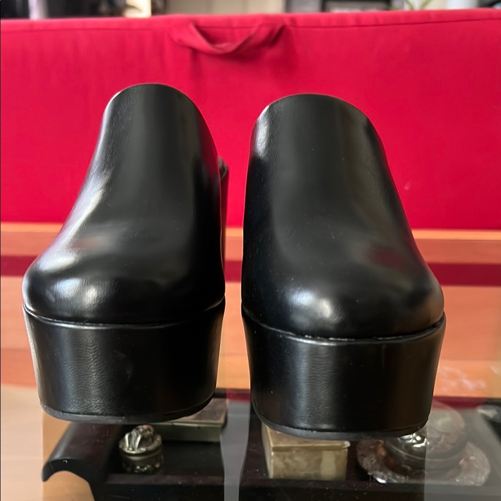 Stylish Black Platform Clogs